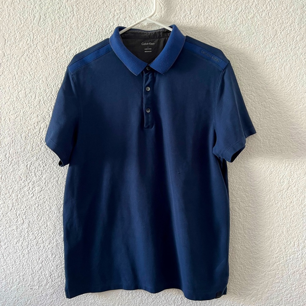 Calvin Klein T-shirt blue size L